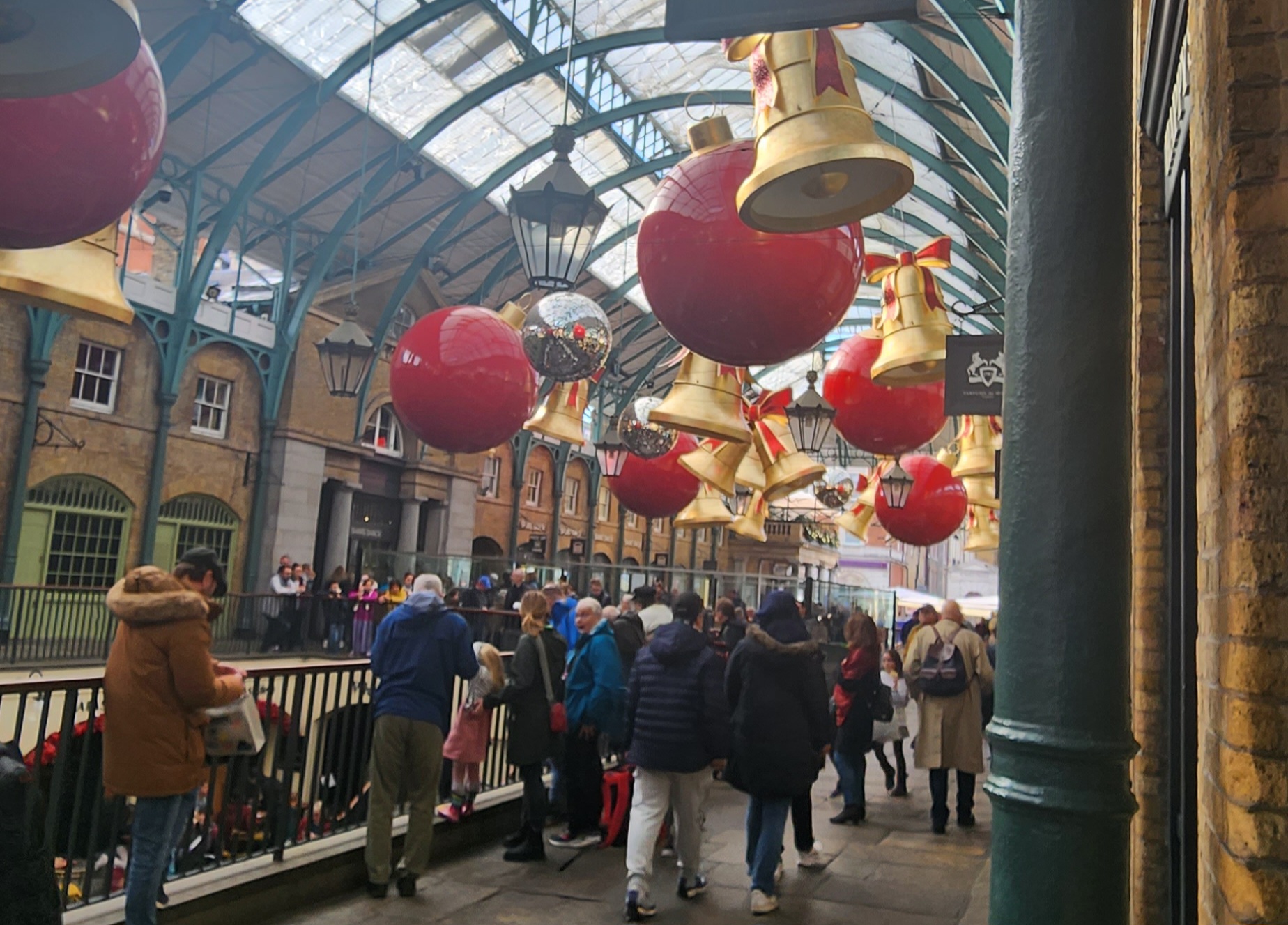 You are currently viewing 7 Places to see Christmas Lights in London